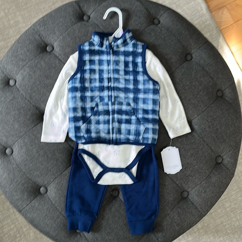 BNWT Kyle & Deena set with vest, long sleeve onesie and pants size 9m